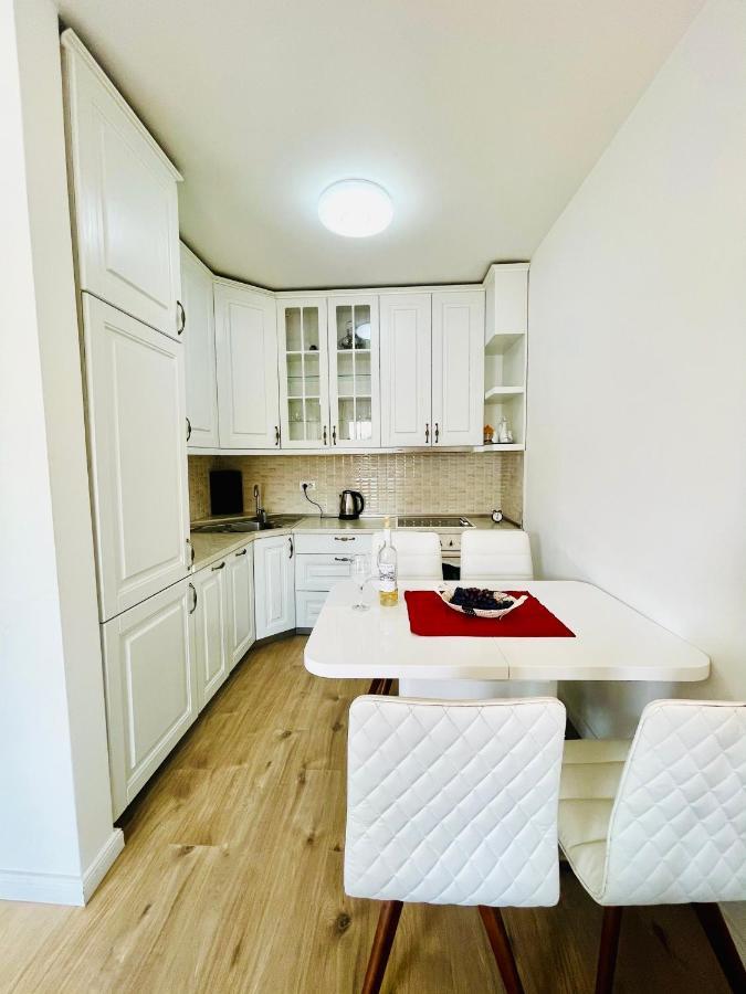 4 Llullat - City Center Apartment Приштина Экстерьер фото