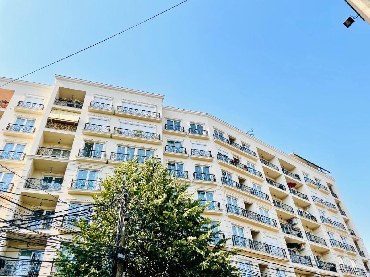 4 Llullat - City Center Apartment Приштина Экстерьер фото