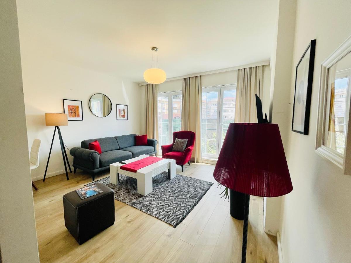 4 Llullat - City Center Apartment Приштина Экстерьер фото